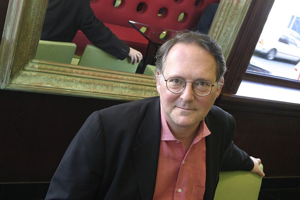 Ever wonder why a US president would consistently align with Russian interests for decades? Investigative journalist Craig Unger has spent over ten years untangling the web of connections between D…