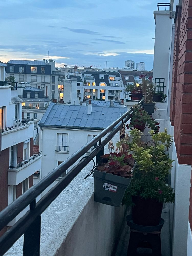 Cette étiquette est à ça de me donner des spasmes 😠