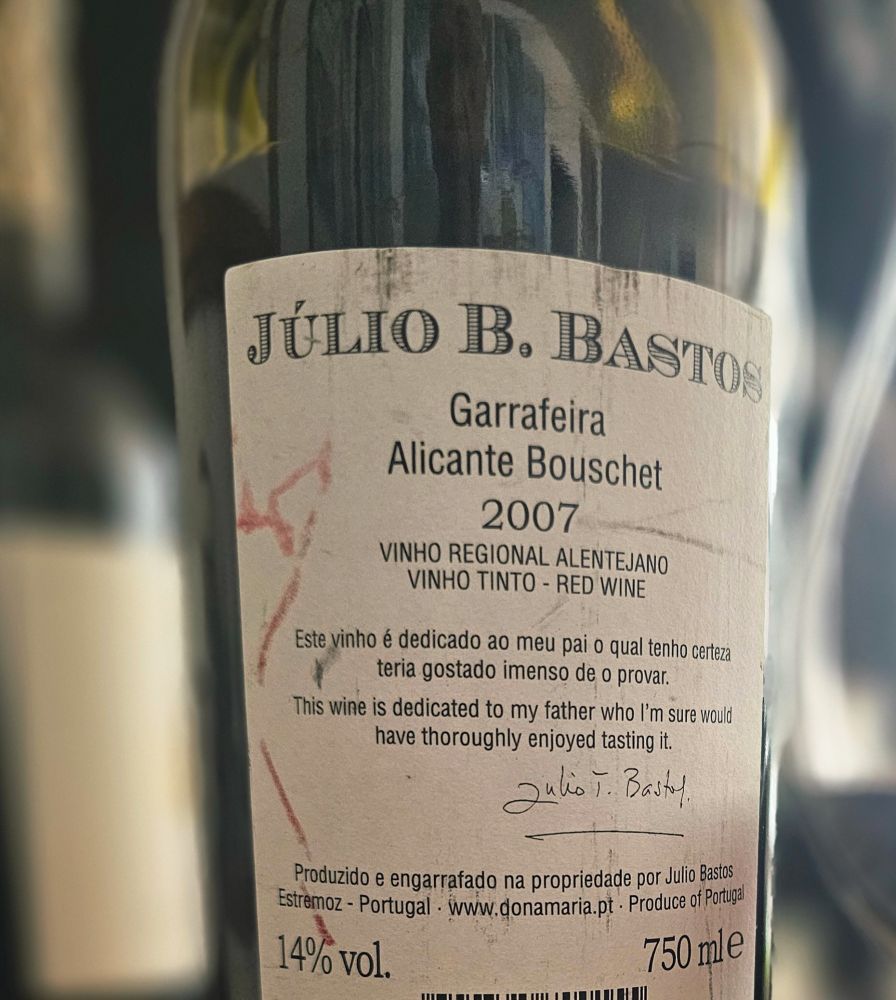 back label of wine showing dedication by current owner Julio T. Bastos to his father