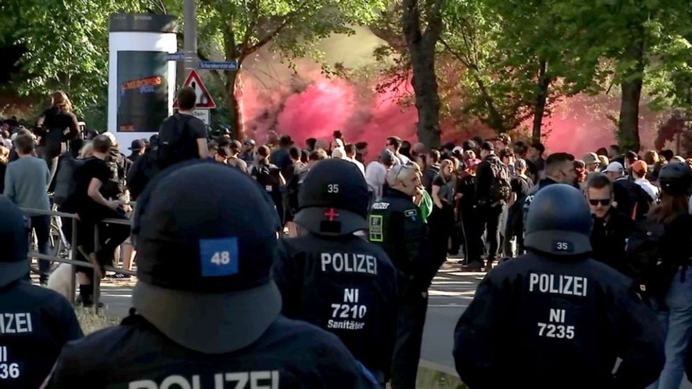 "Tag X": Verfassungsschutz speichert Personendaten aller Eingekesselten | MDR.DE