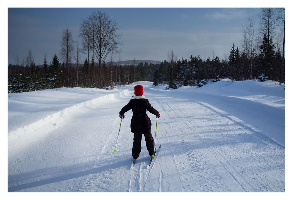 The world is an open road. Even when it's cold outside! Kajaani, Finland, 2017. Photograph © Rob Watkins. Find more Rob Watkins Photography at https://www.alamy.com/portfolio/photorobw