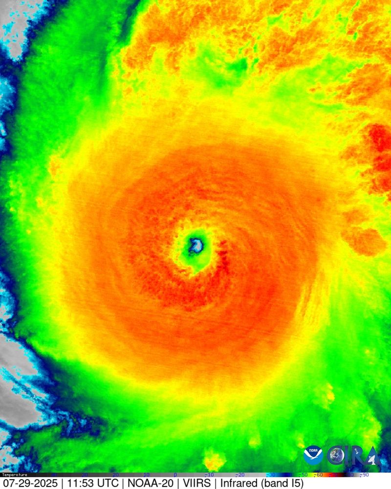 This image of Hurricane Iona contains the infrared (band I5) product from NOAA-20 and is from 11:53 UTC on 2025-07-29.