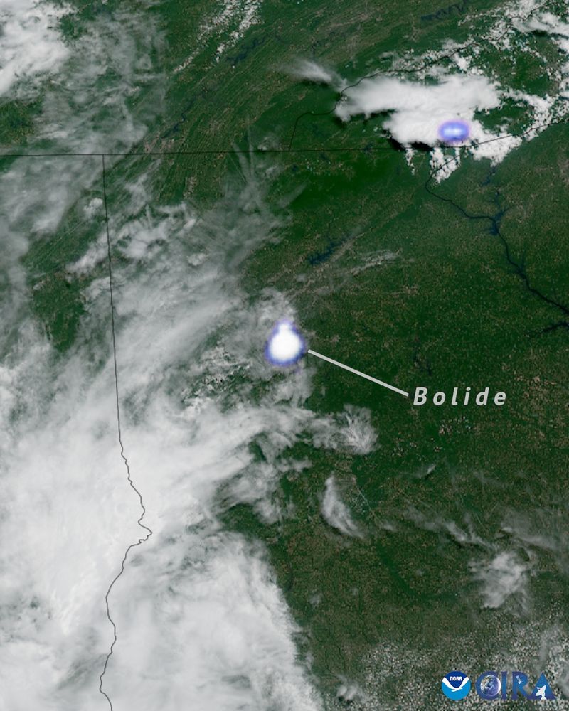 This image contains the GeoColor and group energy density (from the Geostationary Lightning Mapper) products from GOES-19 at 16:24 UTC on 26 June 2025.

