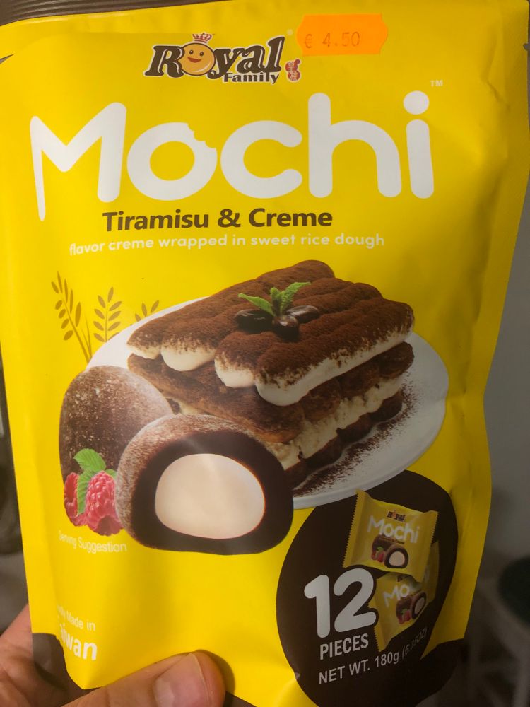 Un paquet de mochi industriels goût tiramisu 