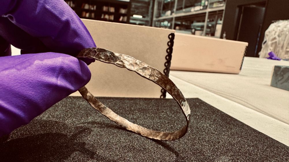 A beautiful very thin beaten silver bracelet, also from Bowie’s Ziggy Stardust era. 