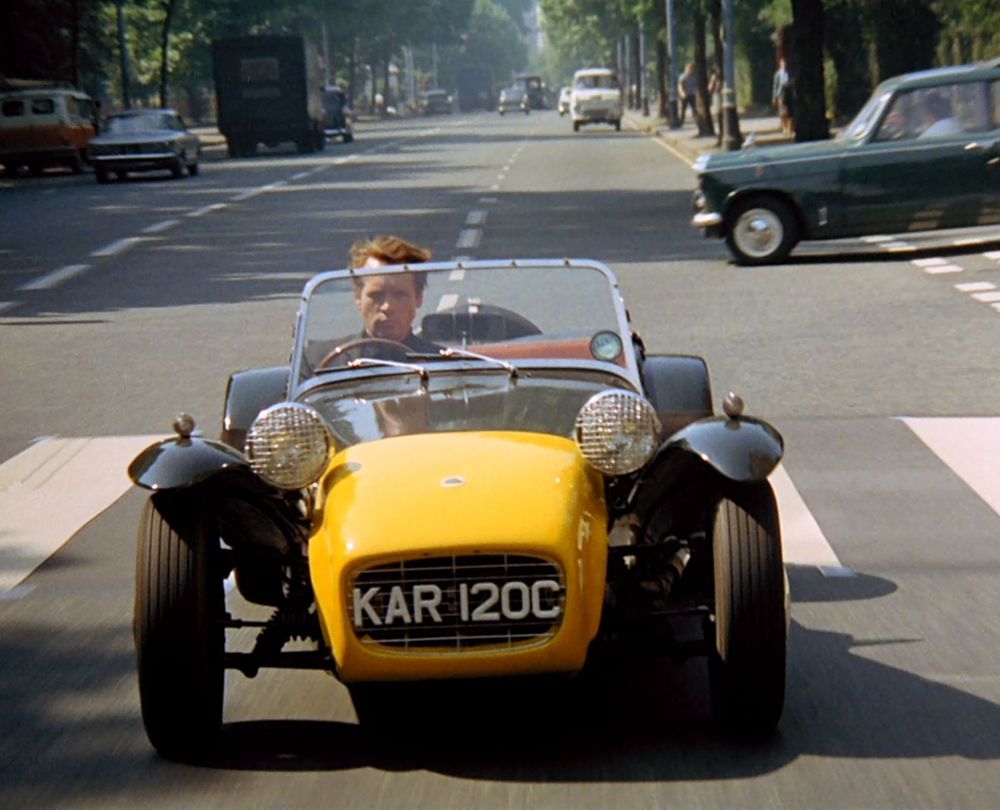 Une Lotus seven immatriculée KAR 120C