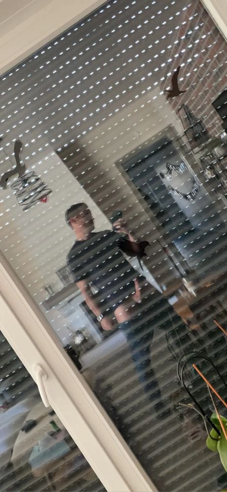 👀