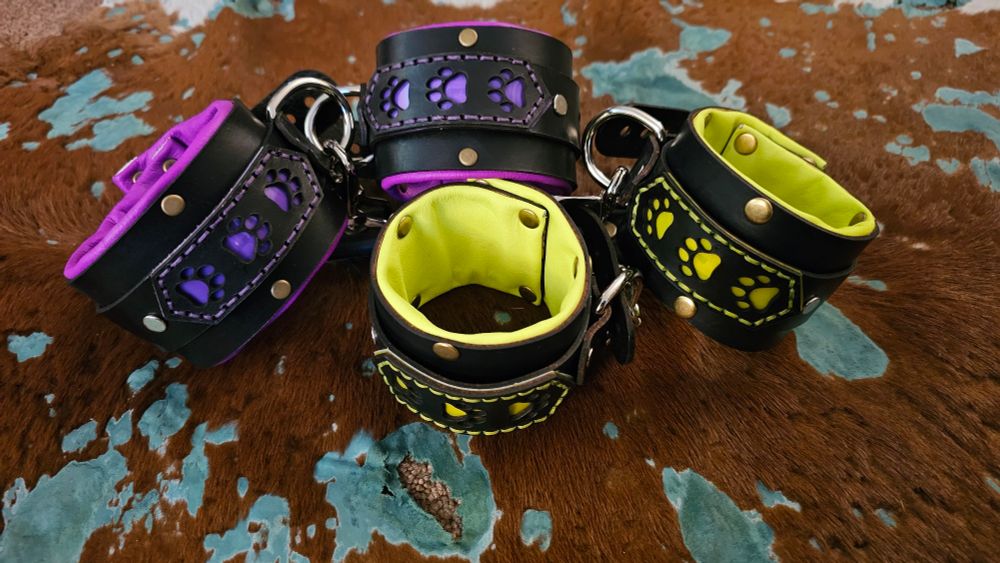 Simple cuffs