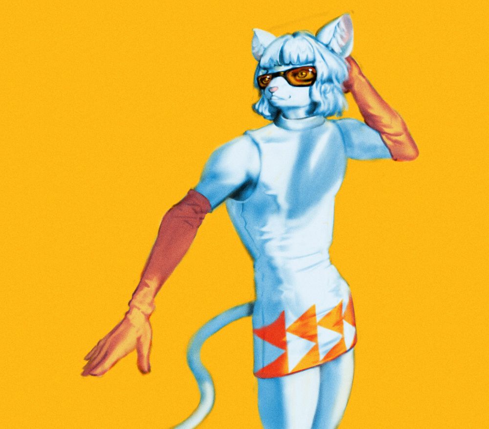 personagem em um fundo amarelo. é um personagem de corpo masculino magro, é antropomórfico com características de um gato, usa um óculos preto com lentes laranjas, um vestido sem manga de saia curta e luvas longas vermelhas.