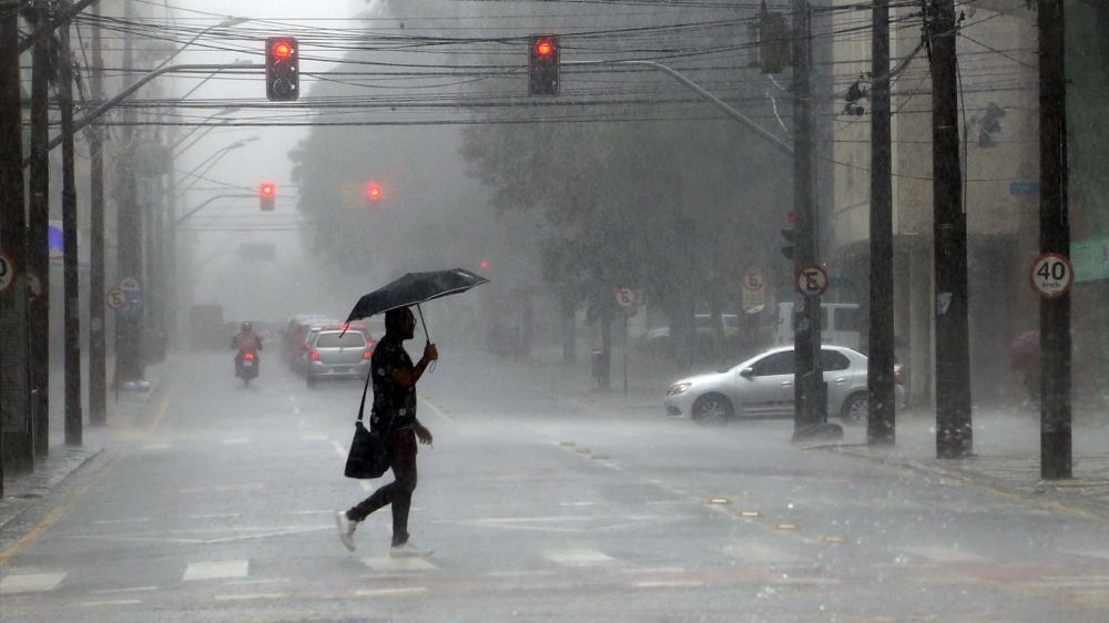 Baixa pressão trará chuva e temporais isolados no Sul do Brasil