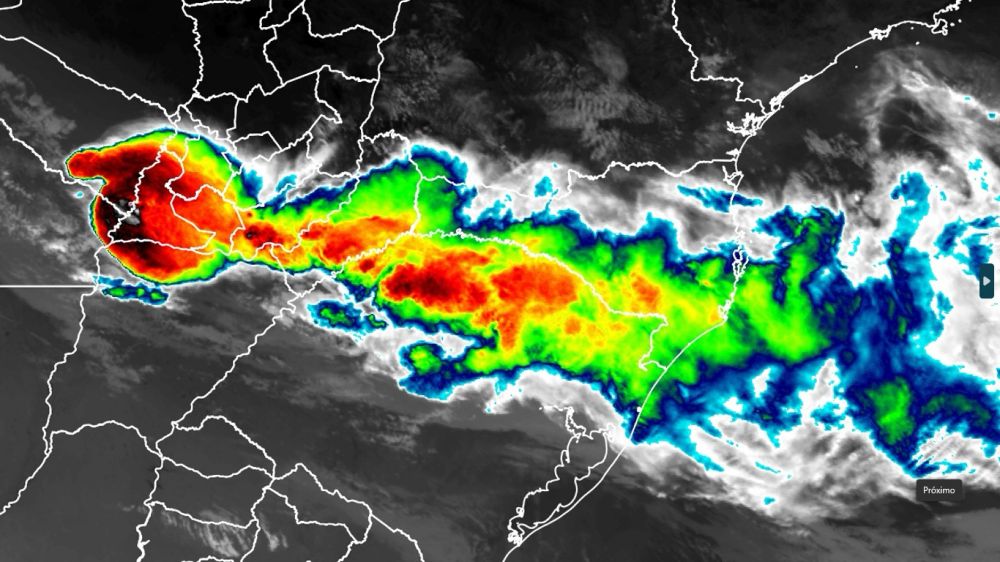 Frente fria avança com chuva e temporais em Santa Catarina e no Paraná