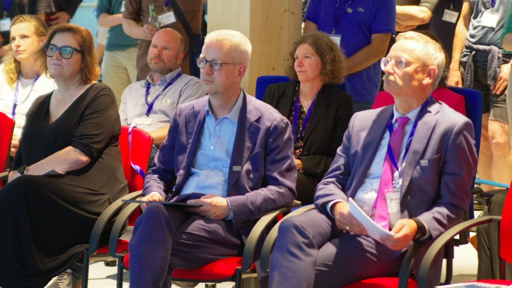 Dr. Ina Czyborra, Senatorin für Wissenschaft, Gesundheit und Pflege des Landes Berlin, Prof. Dr. Günter Ziegler, Präsident der Freien Universität Berlin, Dr. Karsten Hess, Referatsleiter Universum und Materie im BMFTR, Bundesministerium für Forschung, Technologie und Raumfahrt at the opening of MODAL's third funding period,
@freieuniversitaet.bsky.social
@gmziegler.bsky.social‬
@zuseinstitute.bsky.social
@mathplusberlin.bsky.social
@senbjf.bsky.social‬
( c ) ZIB