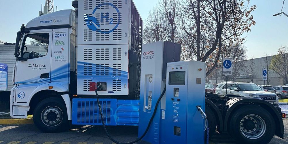 Walmart Chile tests a green hydrogen truck, aiming to decarbonize transport. But can it handle the country's rugged geography?
