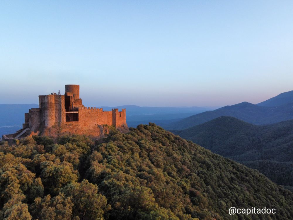 Castell de Montsoriu. Catalunya. Photo by @capitadoc