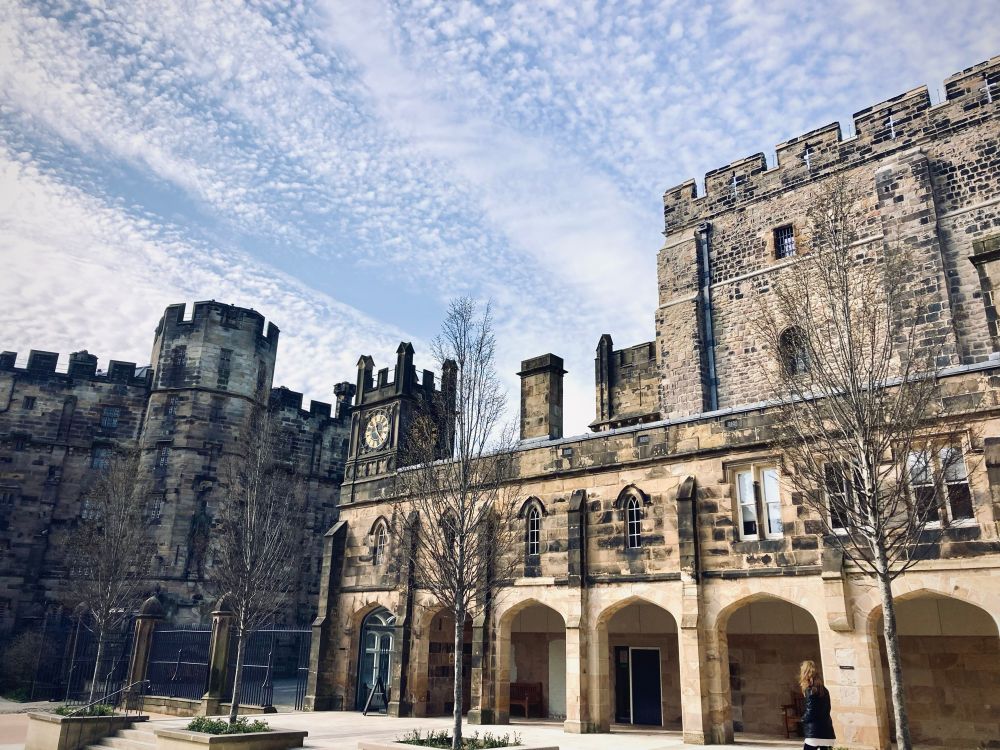 A photo from the main courtyard of the castle looking at ... hrmm I can't remember what they are.... A wee clock tower and some more big impressive towers one of which almost certainly held the main woman's prison. 