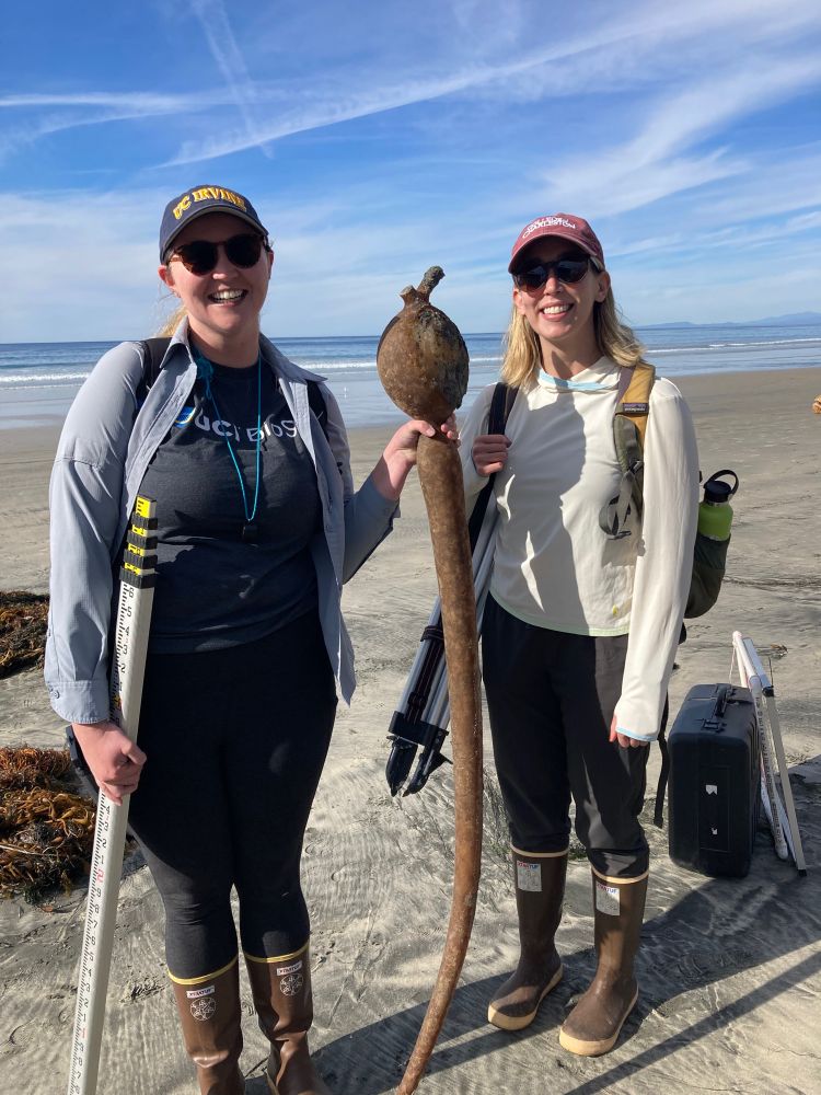 Robin & Lauren pose with the elk kelp’s pneumatocyst, the gas-filled float that suspends the seaweed in the water column.