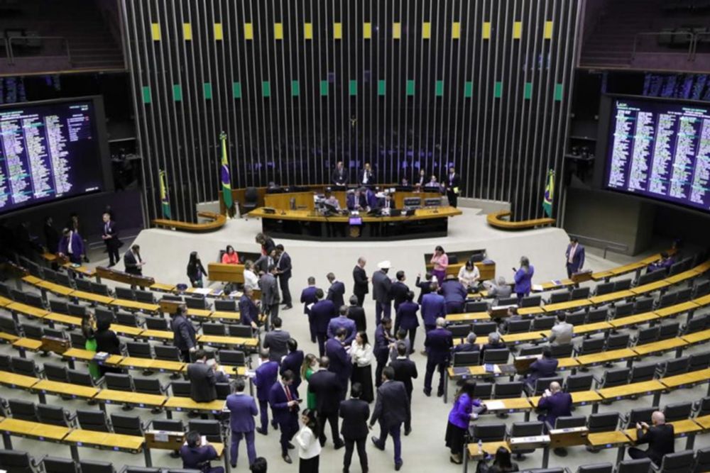 Deputado quer criar "Bolsa Vida" para “tornar o aborto desnecessário”