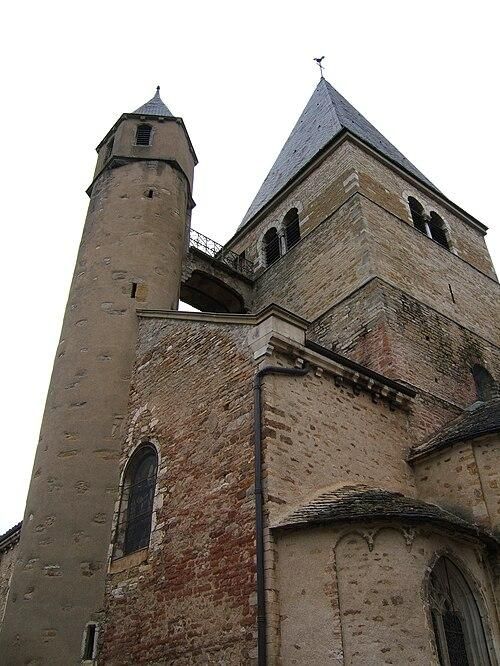 Eglise à #Buxy (#SaôneEtLoire) Construction XIIe siècle, XIIIe siècle. L'abside, les absidioles, le transept, le clocher avec sa t...
Suite 👉 https://monumentum.fr/monument-historique/pa00113143/buxy-eglise