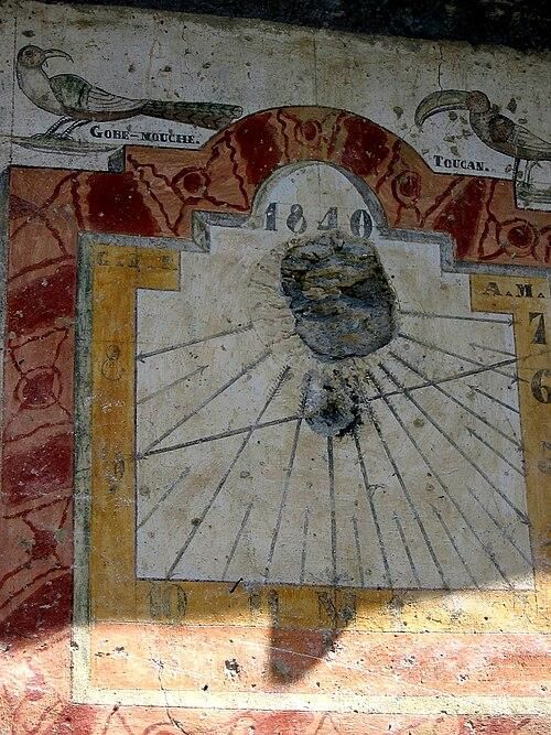 Maison à #Cervières (#HautesAlpes) Le cadran solaire, peint sur enduit de chaux avec des pigments naturels, a été exécuté en 1839 ...
Suite 👉 https://monumentum.fr/monument-historique/pa05000001/cervieres-maison