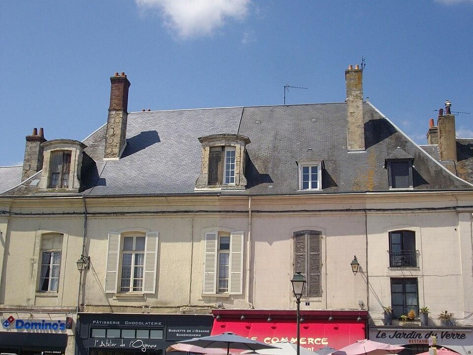 Immeuble à #Châteaudun (#EureEtLoir) Le 21 juin 1723, un incendie détruisit plus de mille habitations à Châteaudun. Jules Hardouin...
Suite 👉 https://monumentum.fr/monument-historique/pa00097037/chateaudun-immeuble
