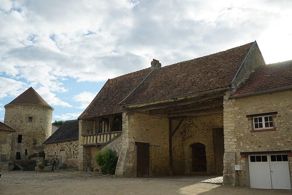 Château à #Lagery (#Marne) Construction XIIIe siècle, 2e moitié XVe siècle, 1ère moitié XVIe siècle. Tour du 13s ; tour d'escalier...
Suite 👉 https://monumentum.fr/monument-historique/pa00078927/lagery-chateau