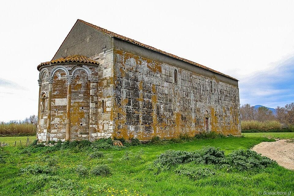 Chapelle de San-Perteo à #Lucciana (#HauteCorse) Eglise de style roman pisan, se terminant par une abside semi-circulaire. Au sud,...
Suite 👉 https://monumentum.fr/monument-historique/pa00099207/lucciana-chapelle-de-san-perteo