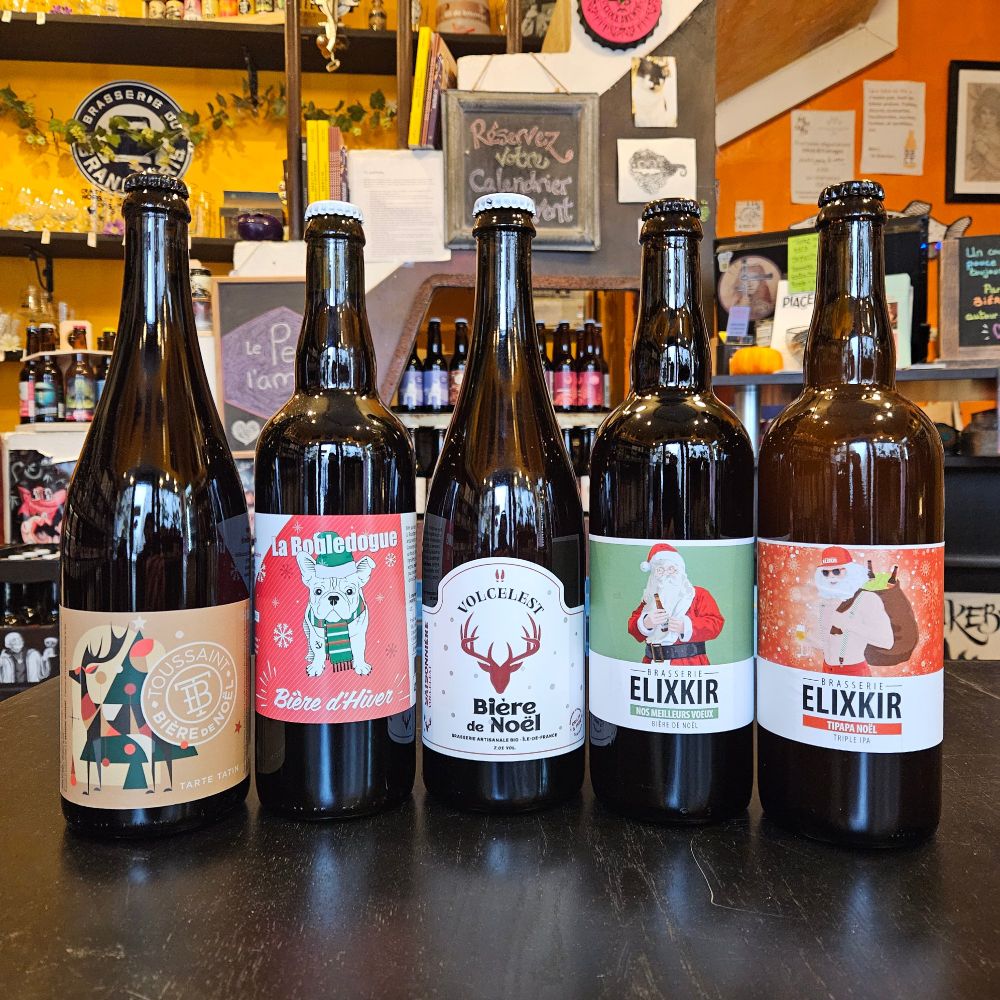 Bières de Noël et d'hiver en 75 cl : Bouledogue d'hiver, TIPAPA Noël, Nos meilleurs vœux, Toussaint de Noël tarte tatin, Vallée de Chevreuse de Noël.