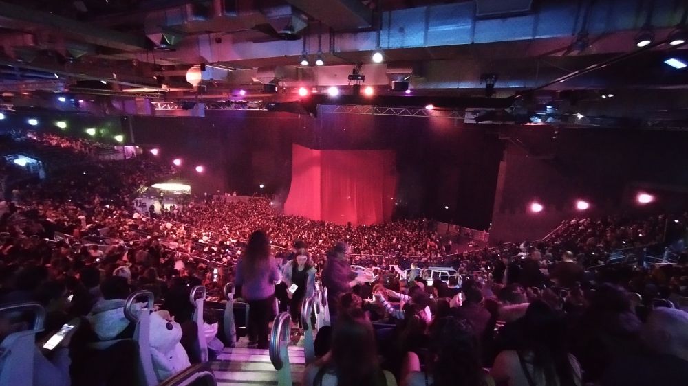 The 3Arena is plenty of people waiting for the Måneskin Concert.