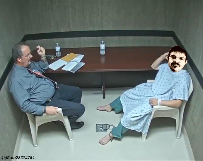 Montage avec un patient avec le visage de KriTOF chez le psy qui lui demande s'il voit la mer ...