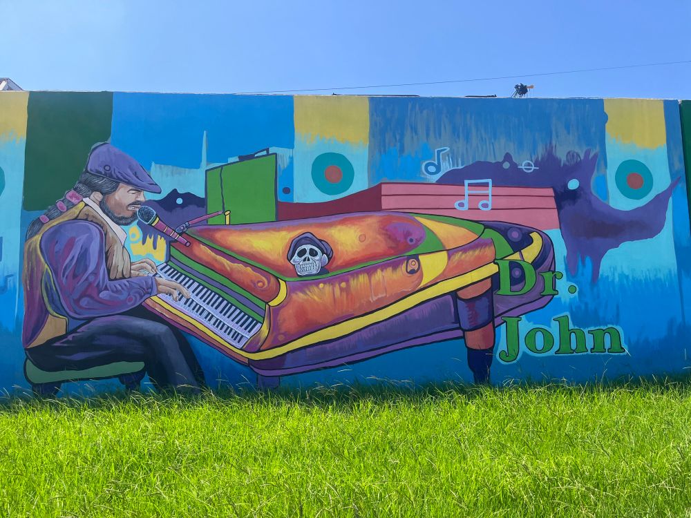 A mural of DR.John at the piano 