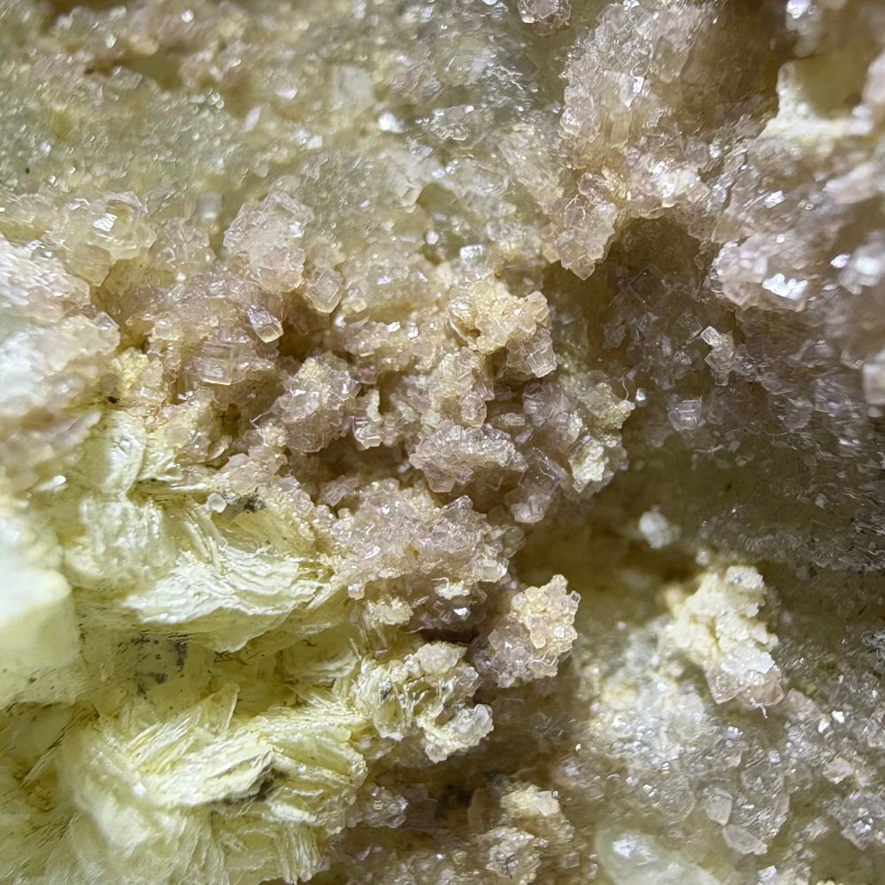 Zanazziite from Santa Maria claim, Jenipapo pegmatite field, Itinga, Minas Gerais, Brazil