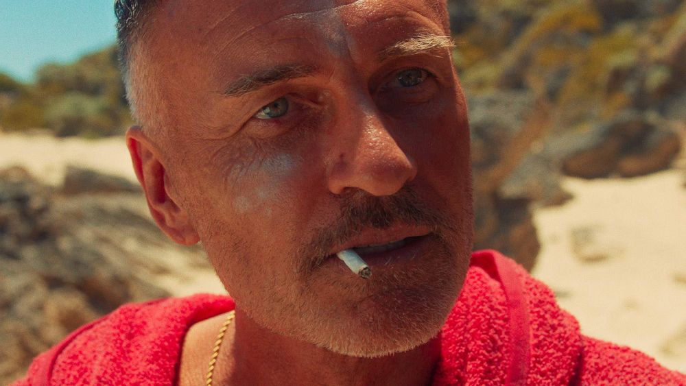 Julian McMahon in the movie The Surfer.