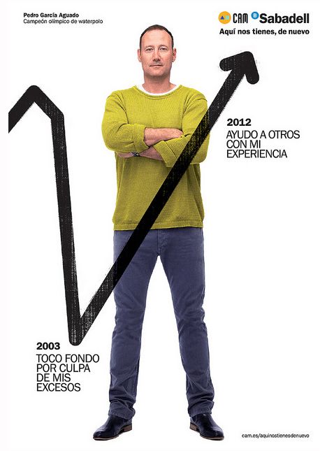 Campaña publicitaria de CAM tras su adquisición por parte de Banco Sabadell con Pedro García Aguado. Se anuncia la fusión con el eslogan "CAM Sabadell: Aquí nos tienes, de nuevo".