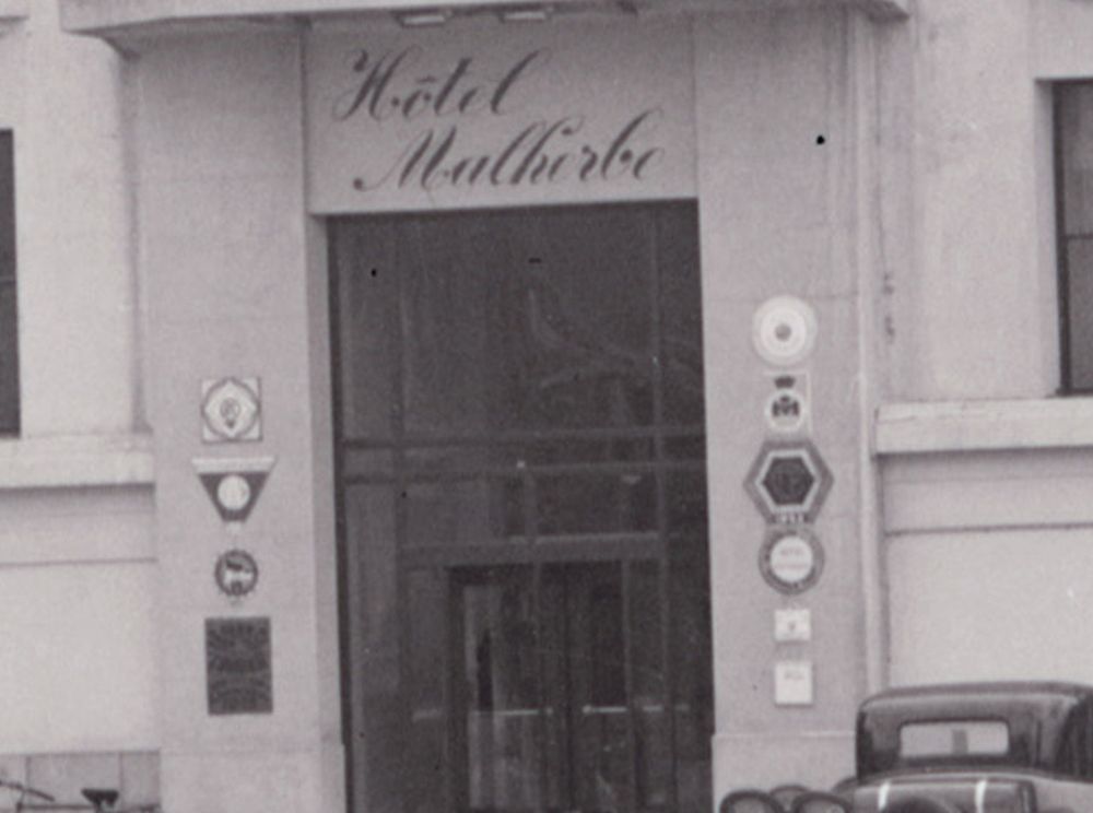 entrée de l'hôtel Malherbe en 1936