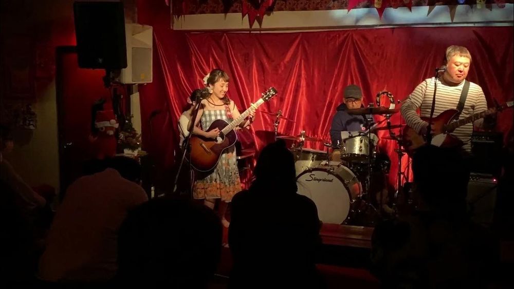 ぱぱぼっくす「空も飛べるはず」