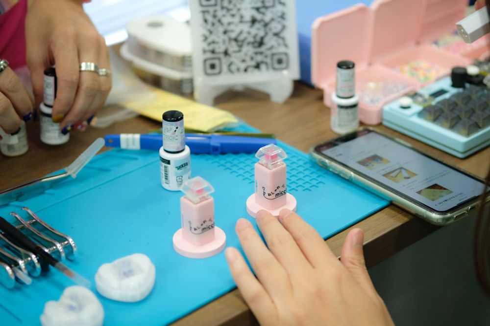 キーキャップをジェルネイルでデコレーションするワークショップ