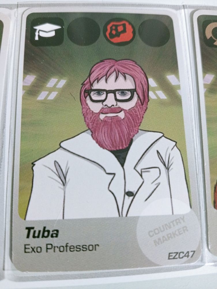 Persona con barba y gafas sacado del Quien es Quien, que dice ser Exo profesor y se llama Tuba.