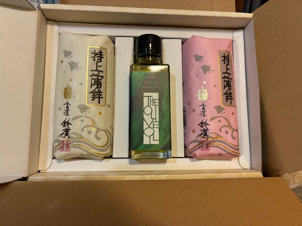 かまぼこにオリーブ🫒オイルをかけて食べるという…オシャレ！