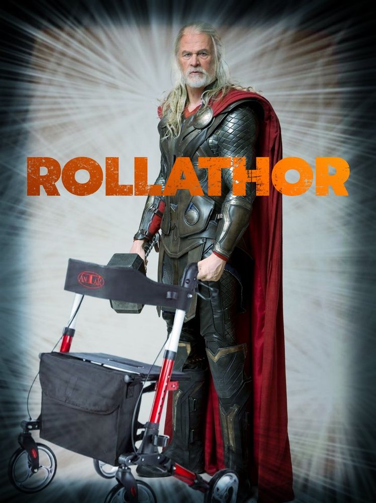 Thor in alt schiebt einen Rollator.
