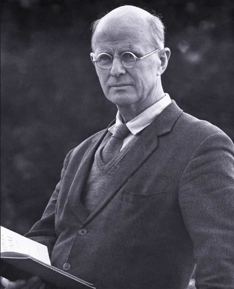Black and white portrait of ecologist Charles Elton
