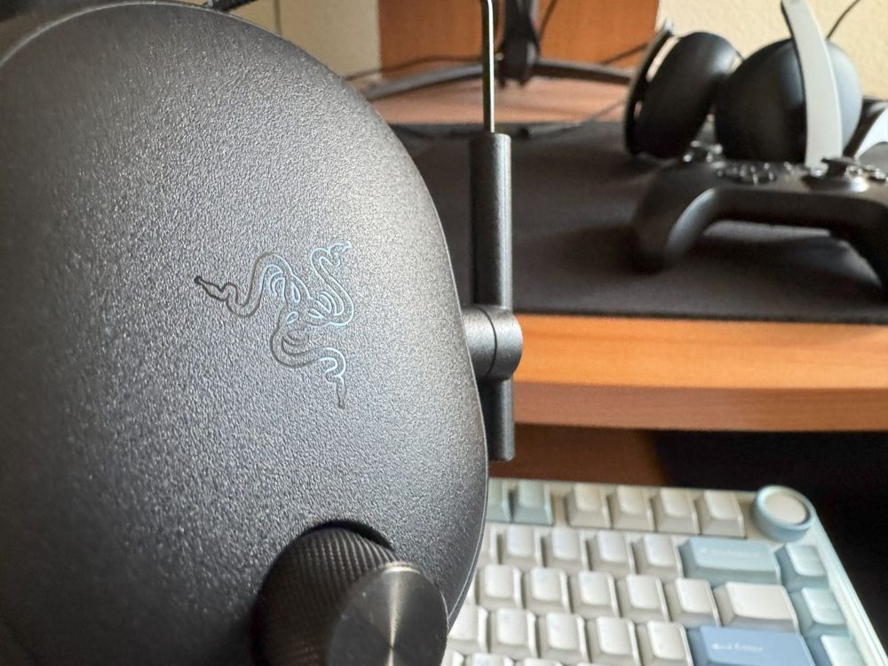 The Coolest Razer Headset Threw Out the Design Rulebook