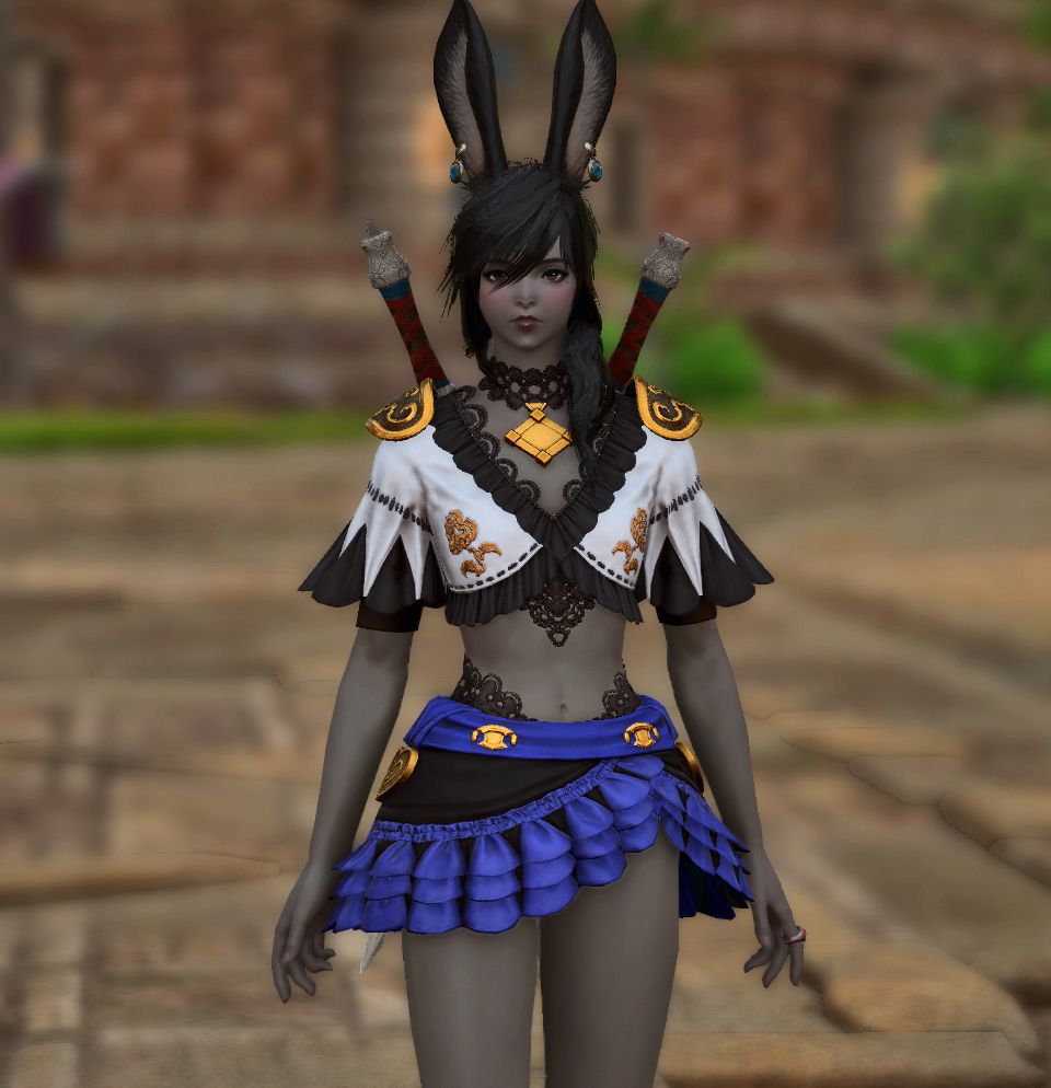 ximena wearing lilisettes' top from ffxi but raid version and it's white and black and blue