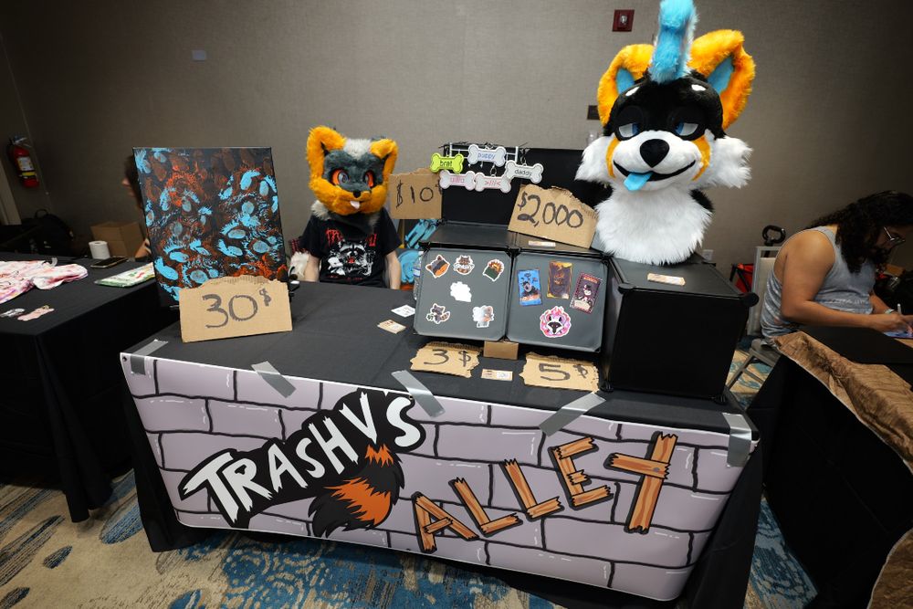 The vendor table of one of my friends, @Trashyrac