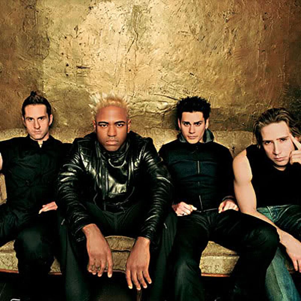 Splender
1900x1900 000000 80 0 0