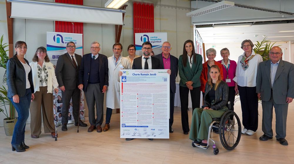 Signature de la charte Romain Jacob sur l'accès aux soins des personnes en situation de handicap.