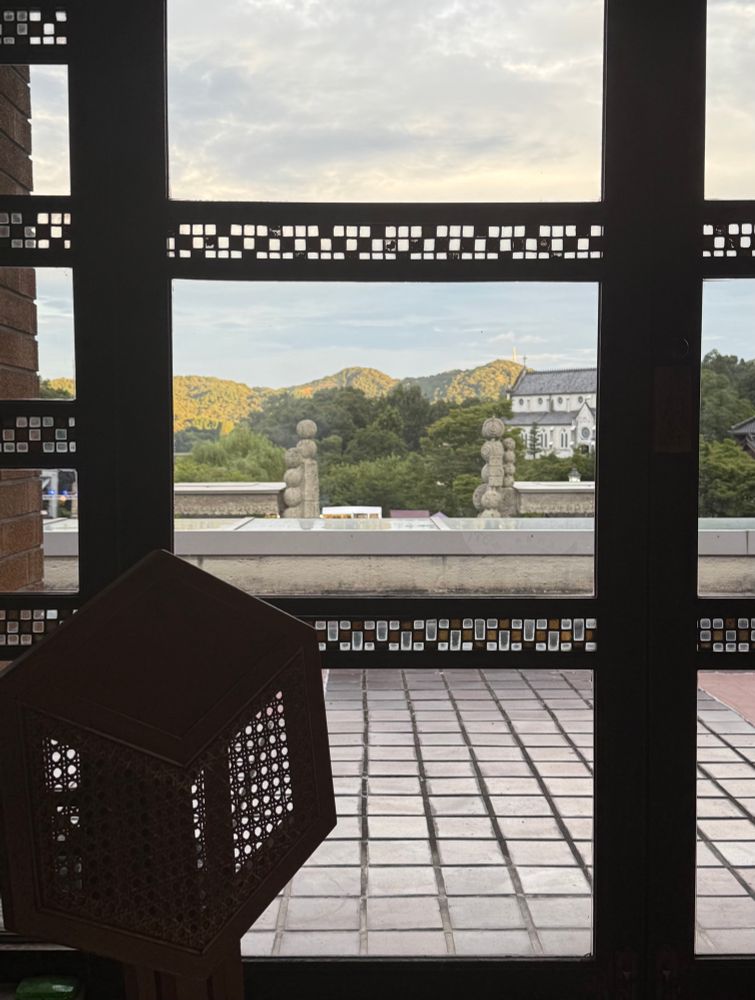 明治村に移設されている旧帝国ホテルの喫茶室からの景色