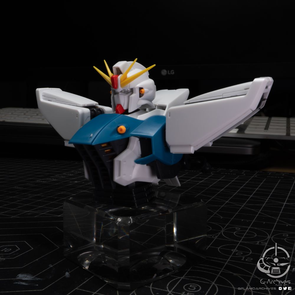 Scribed few details on the shoulder armor and planned the placement of the decals.

#gunpla #gundam  #ガンプラ