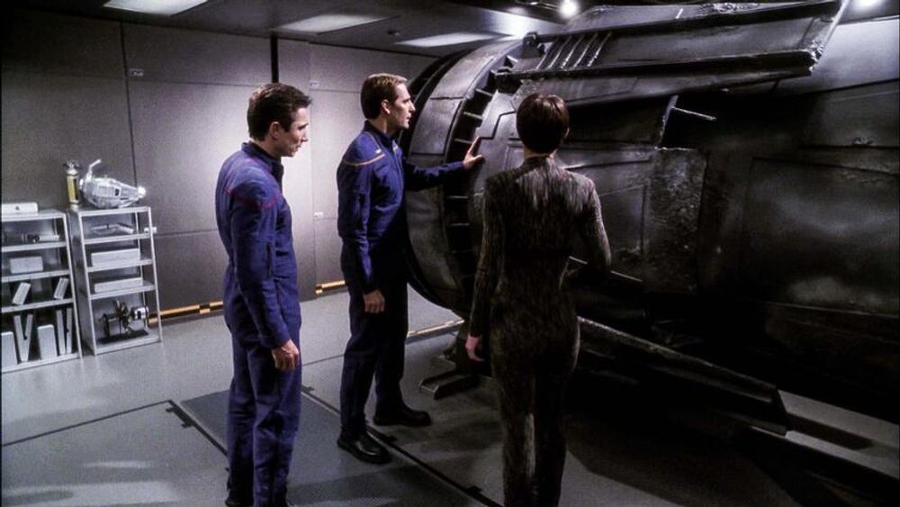 Star Trek: Enterprise  2x16 "Future Tense"