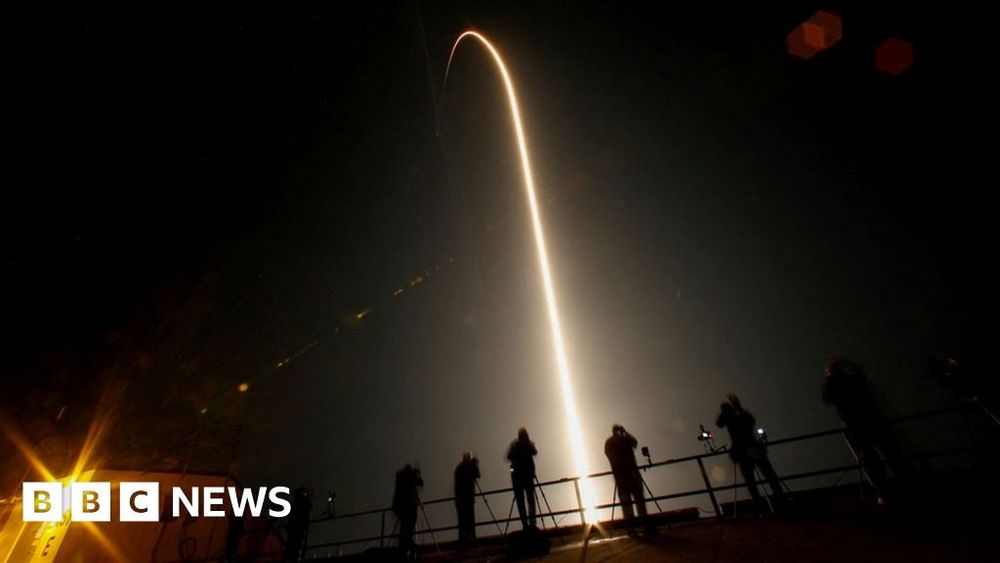 ISS launch: New US-Russian crew heads to space station