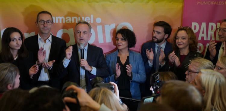 Photo de groupe avec Emmanuel Grégoire, Maxime Sauvage, Isabelle Rocca, François Vauglin, François Dagnaud et Ahlem Girard